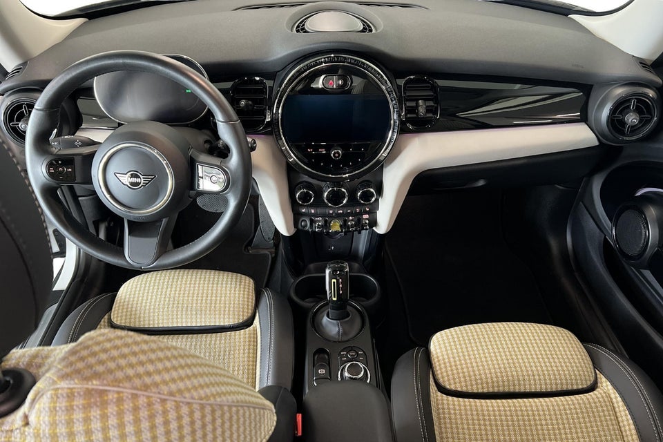 MINI Cooper SE Classic Trim 3d