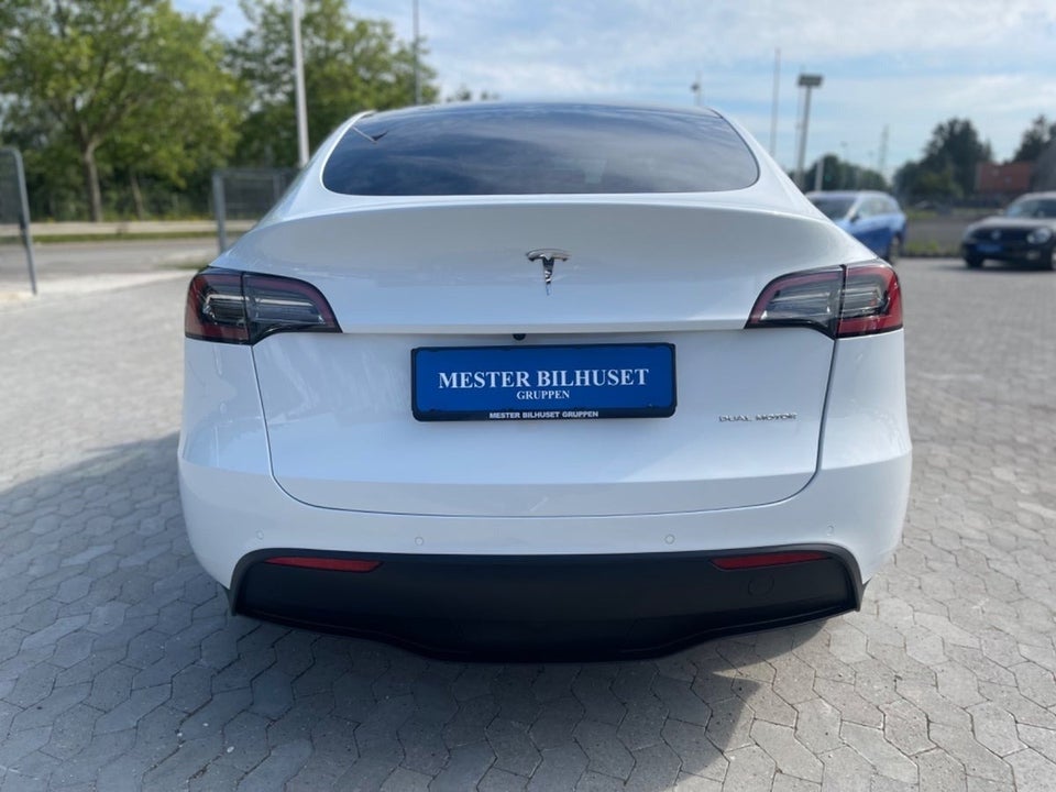 Tesla Model Y Long Range AWD 5d