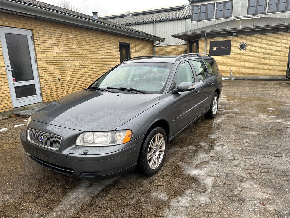 Volvo V70 2,4 140 Momentum 5d
