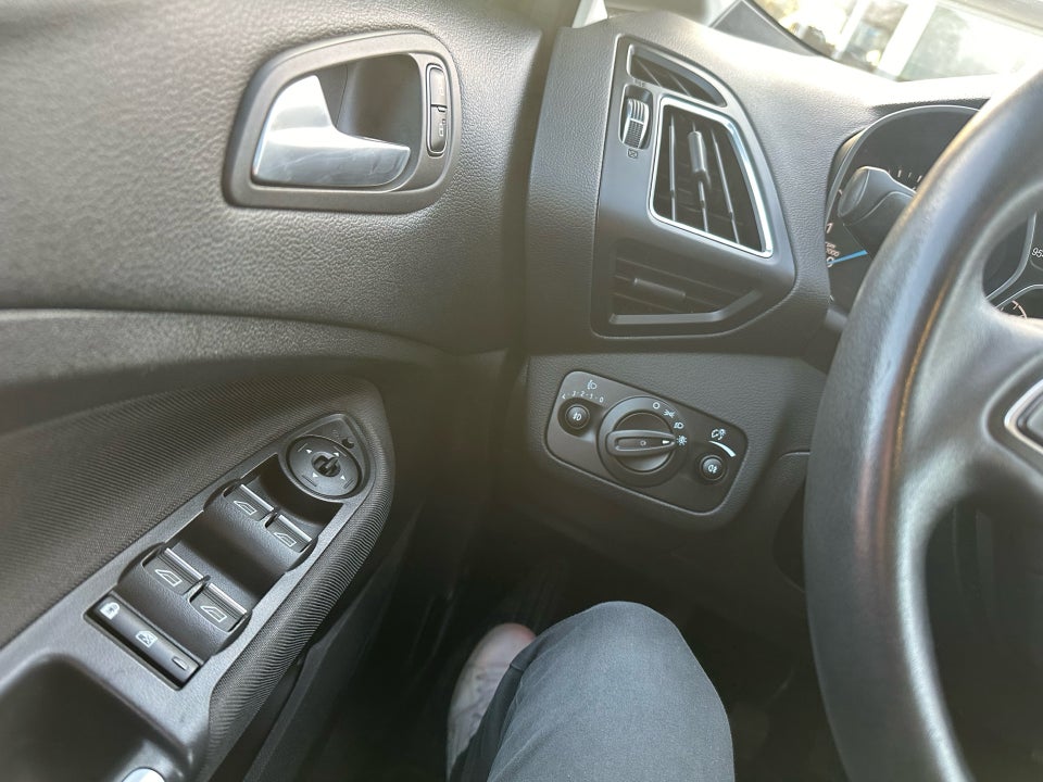 Ford C-MAX 1,0 SCTi 125 Titanium 5d