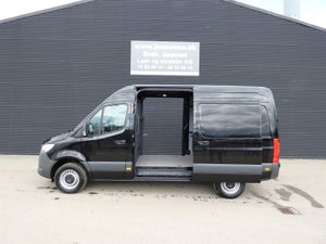 Mercedes Sprinter 317, modelår 2025, 500 km