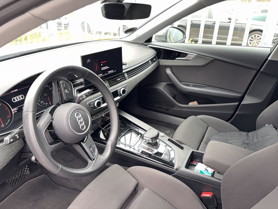 Audi A4 40 TFSi Advanced Prestige Tour plus S-tr. 4d