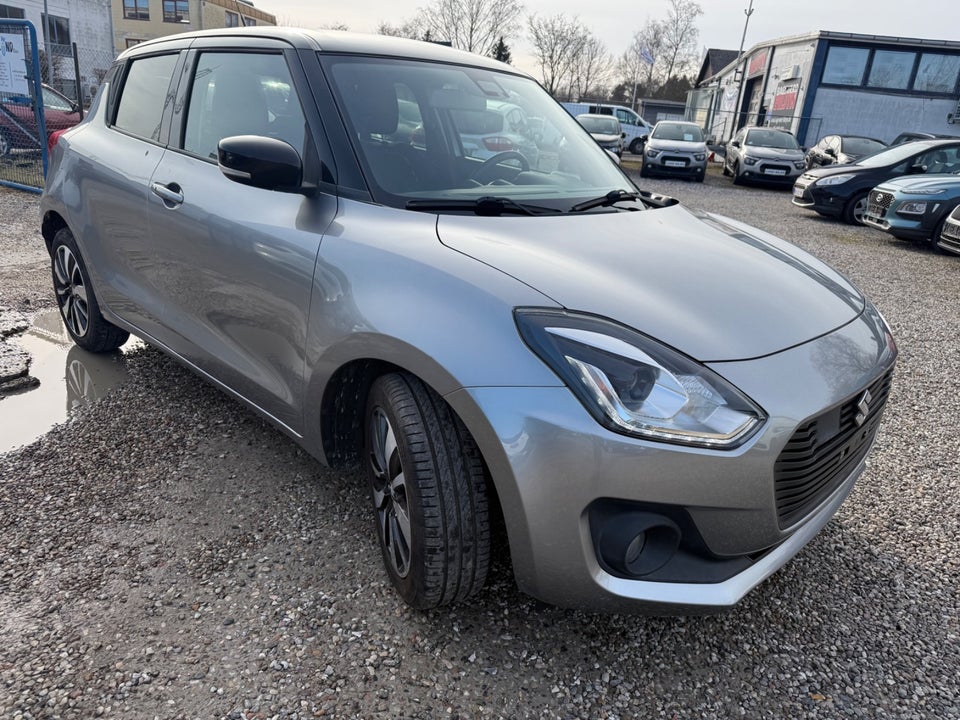 Suzuki Swift 1,2 Dualjet Exclusive CVT 5d
