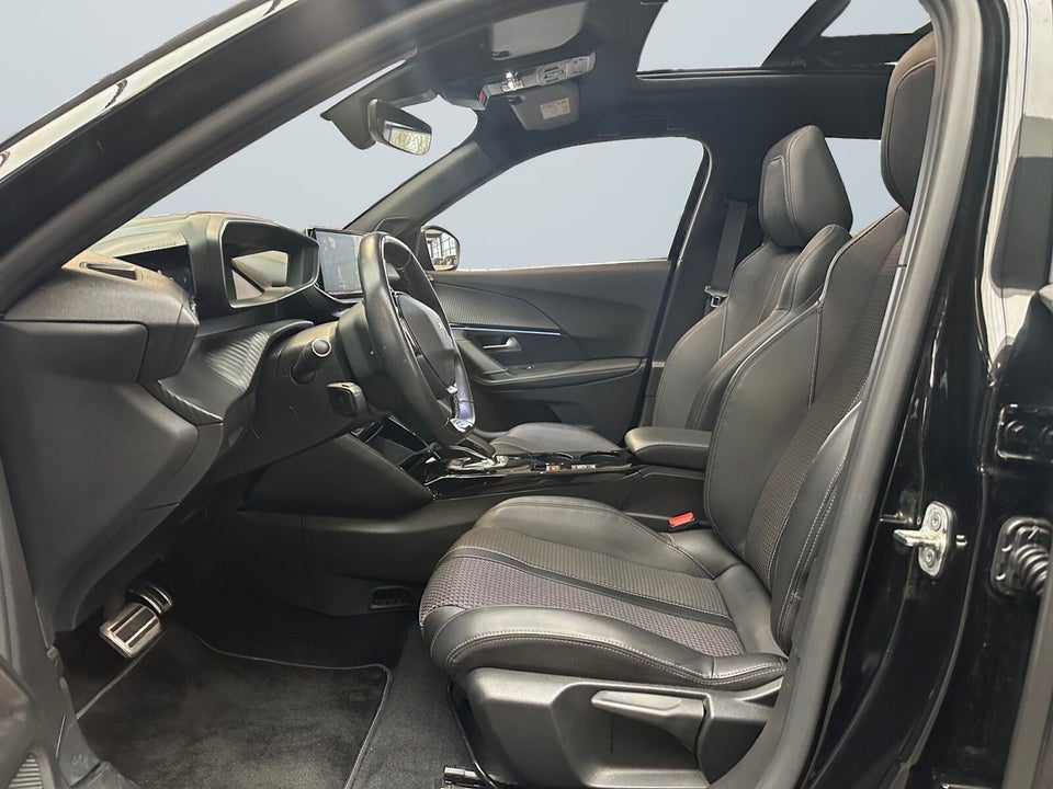 Peugeot e-2008 50 GT Sky 5d
