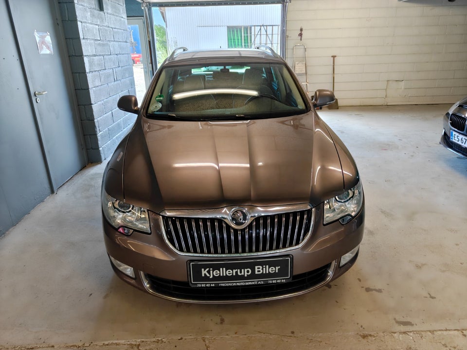 Skoda Superb 1,8 TSi 160 Elegance Combi 5d