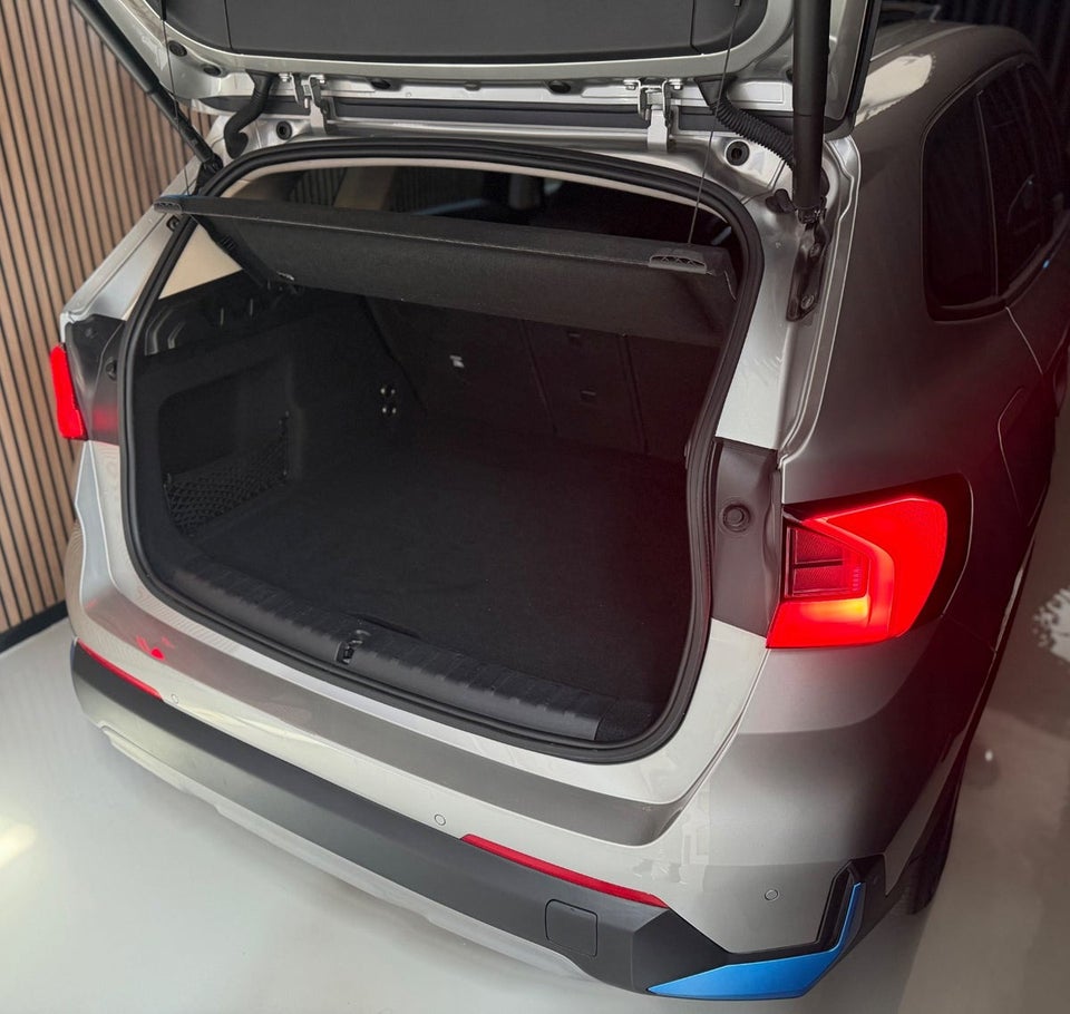 BMW iX1 xDrive30 5d