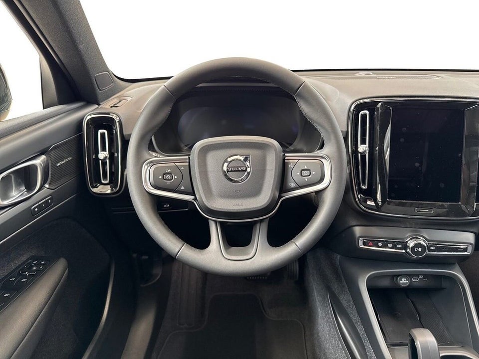 Volvo EX40 Extended Range Black Edition Excess 5d