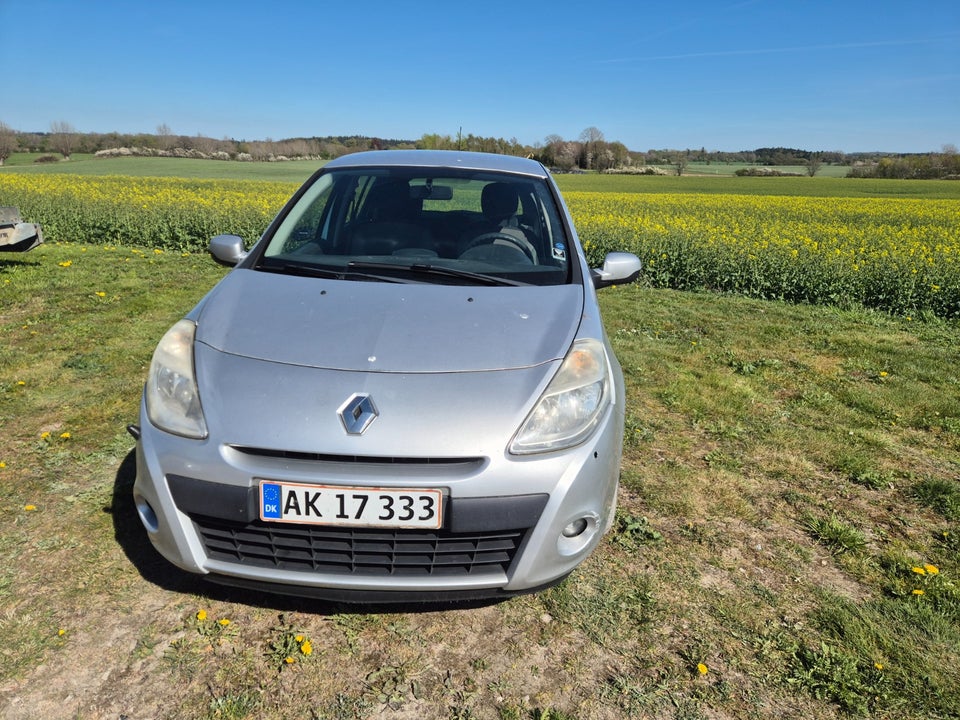 Renault Clio III 1,2 16V Advantage 5d