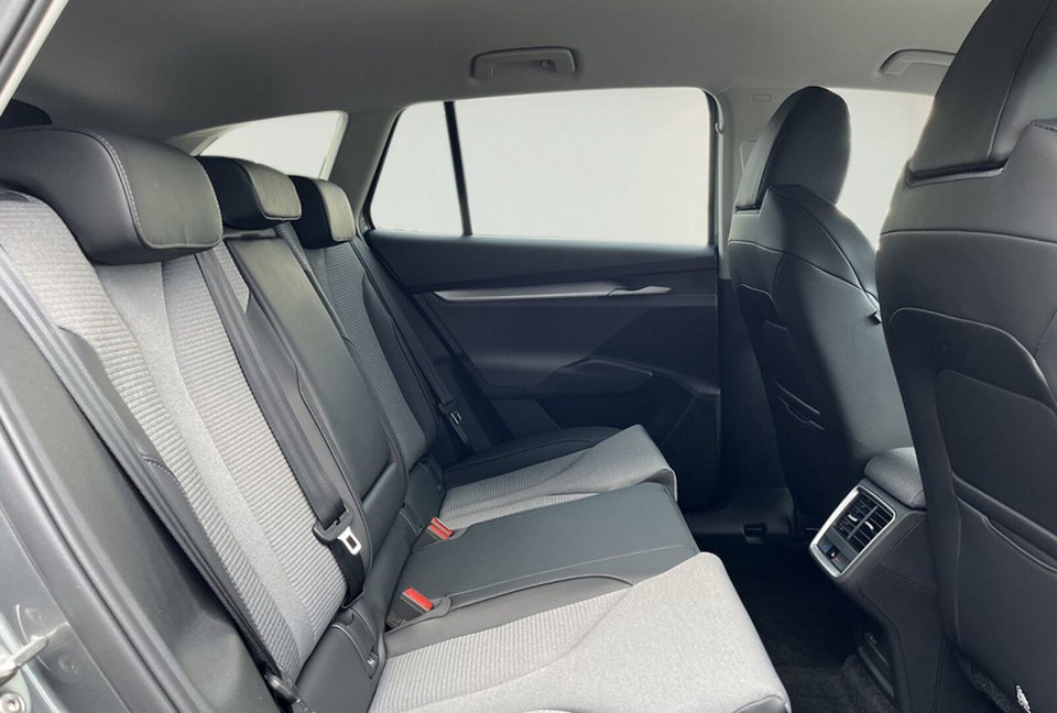 Skoda Enyaq 85 iV Loft 5d