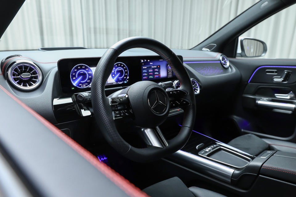 Mercedes EQA350 AMG Premium 4Matic 5d