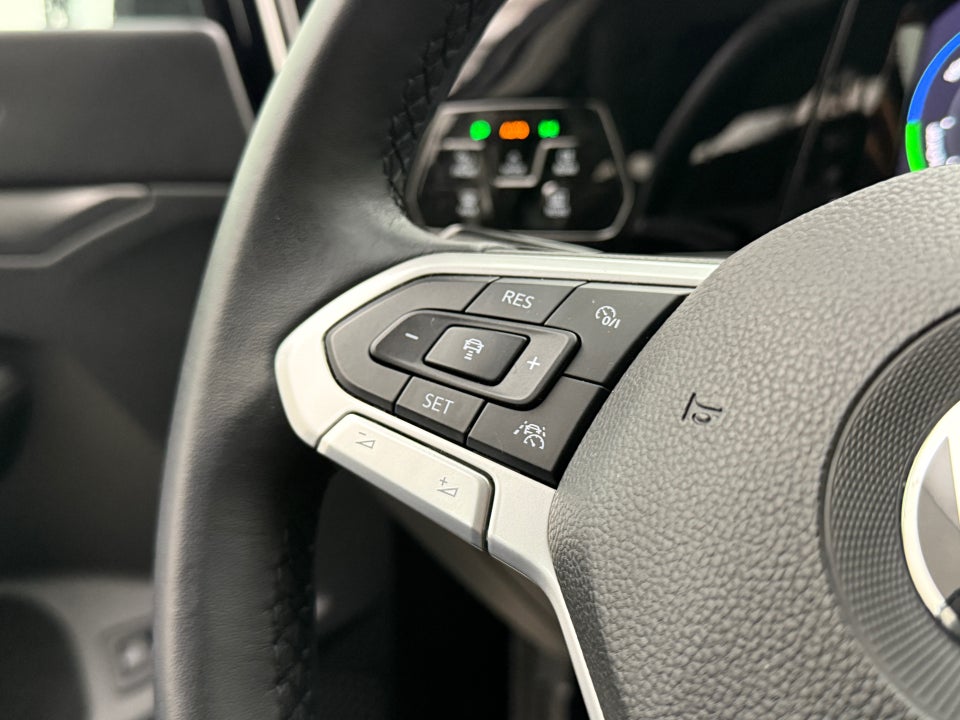 VW Golf VIII 1,4 eHybrid DSG 5d