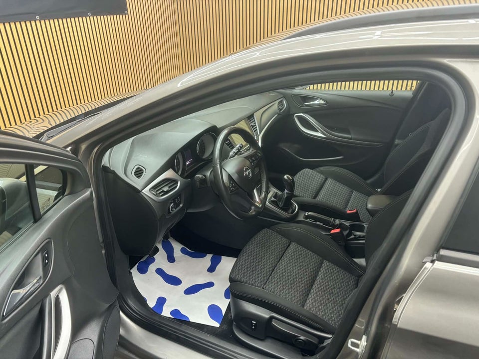Opel Astra 1,6 CDTi 136 Enjoy 5d