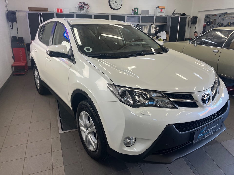 Toyota RAV4 2,0 D-4D T2+ 5d
