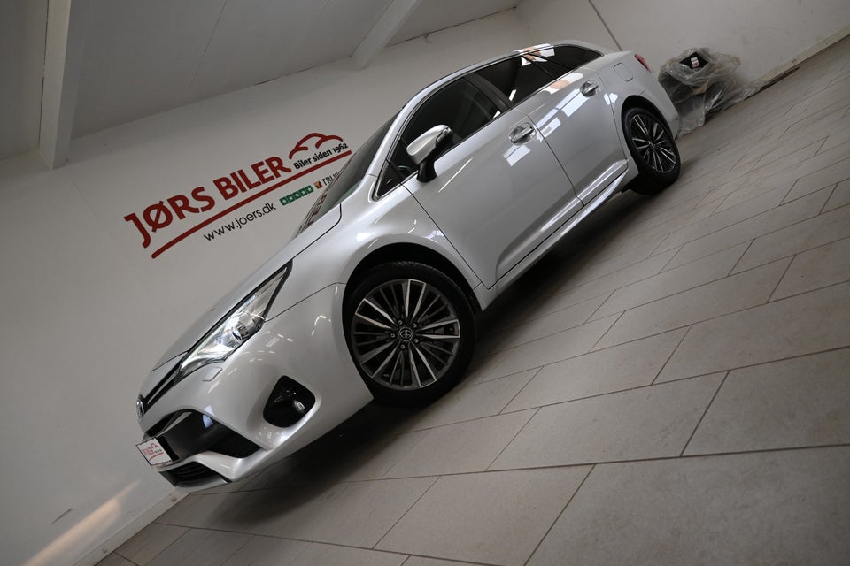 Toyota Avensis 1,8 VVT-i T2 Selected Touring Sports MDS 5d
