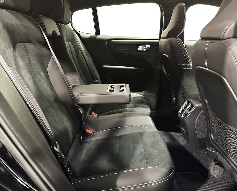 Volvo EC40 Extended Range Black Edition Ultra 5d