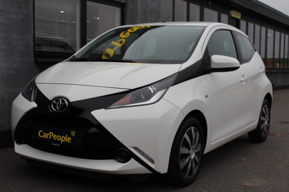 Toyota Aygo 1,0 VVT-i x-play 5d