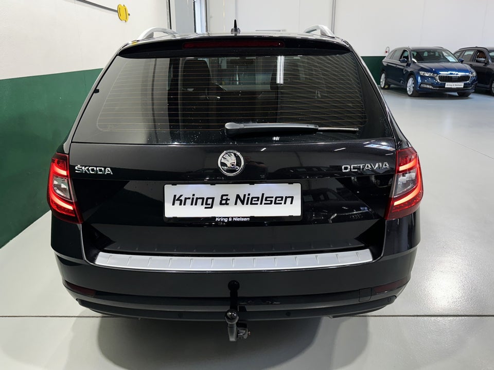 Skoda Octavia 2,0 TDi 150 Celebration Combi DSG 5d