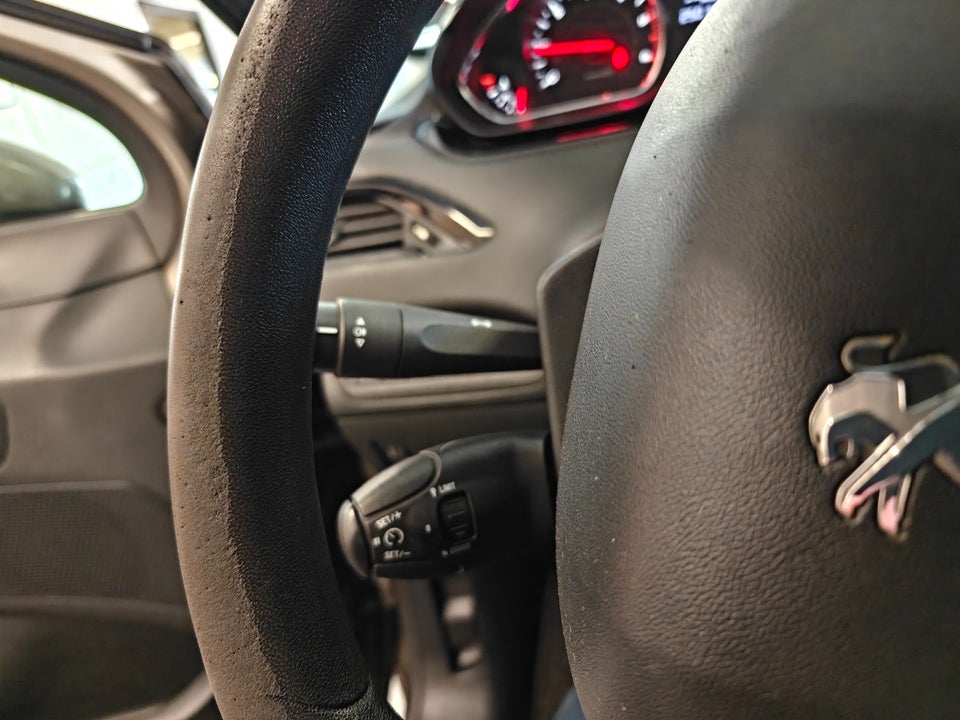 Peugeot 208 1,6 e-HDi 92 Active 5d