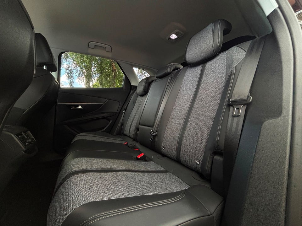 Peugeot 3008 1,2 e-THP 130 Allure EAT6 5d