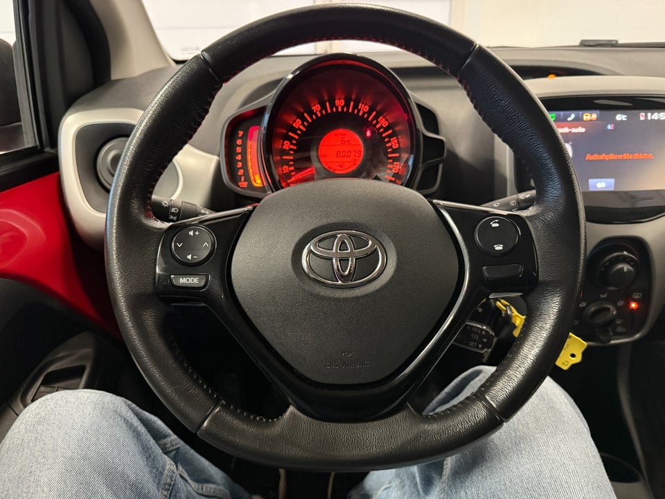 Toyota Aygo 1,0 VVT-i x-play 5d