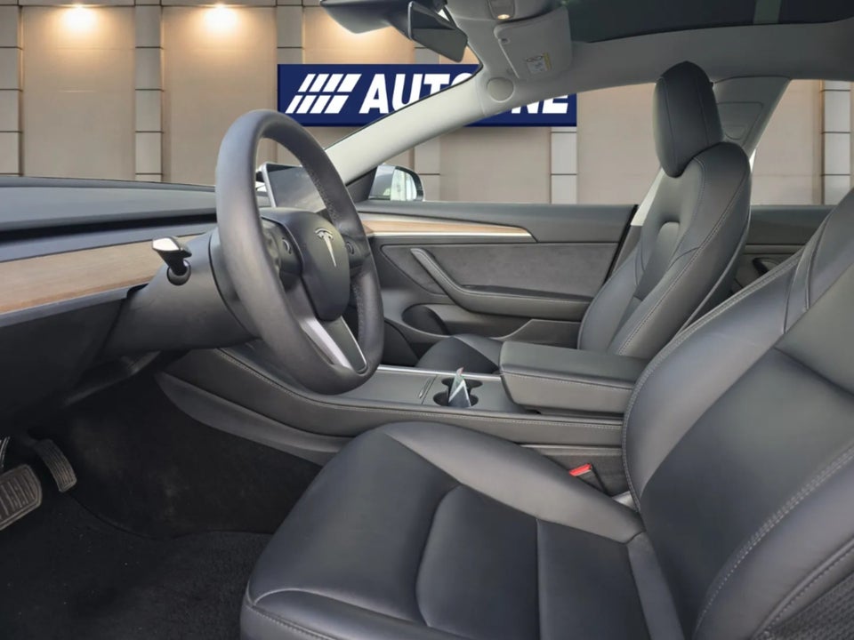 Tesla Model 3 Long Range AWD 4d