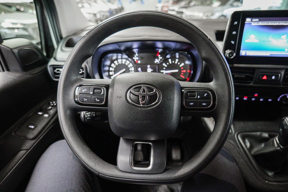 Toyota ProAce City 1,5 D 102 Medium Comfort 4d