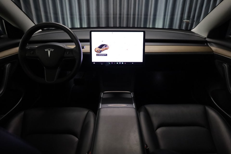 Tesla Model 3 Long Range AWD 4d