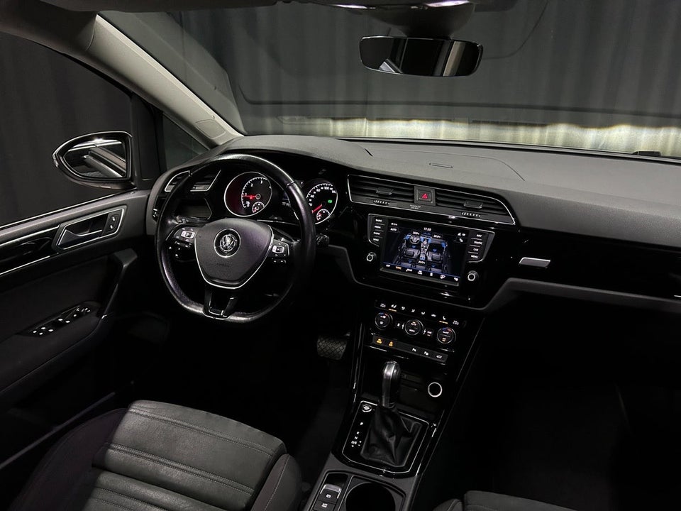 VW Touran 2,0 TDi 190 R-line DSG 5d