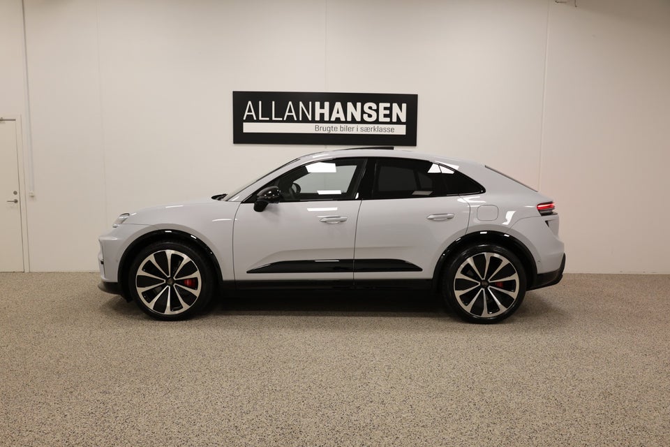 Porsche Macan Turbo 5d