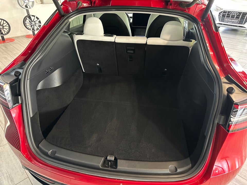 Tesla Model Y Long Range AWD 5d