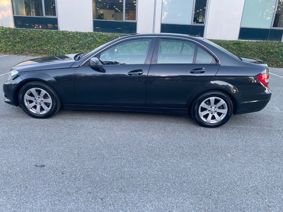 Mercedes C180 2,2 CDi Elegance BE 4d