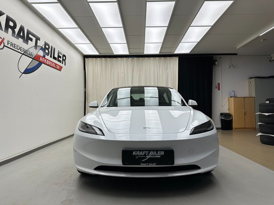 Tesla Model 3 Long Range AWD 4d