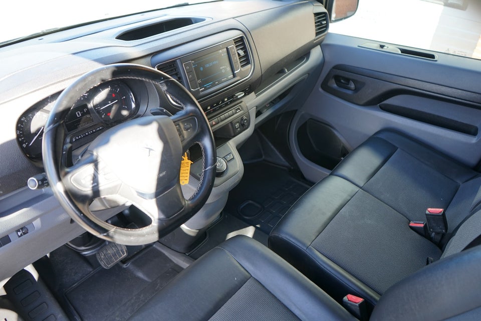 Peugeot Expert 2,0 BlueHDi 122 L2 Plus EAT8 Van