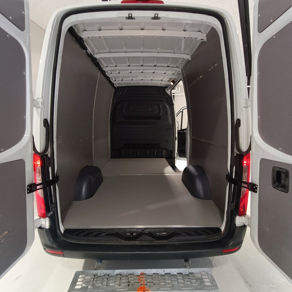 Mercedes Sprinter 317 2,0 CDi A2 Kassevogn aut. RWD