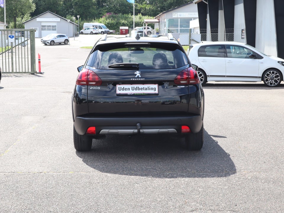 Peugeot 2008 1,2 e-THP 110 Allure Sky 5d