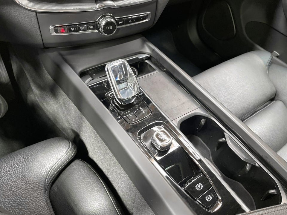 Volvo XC60 2,0 T8 ReCharge Inscription aut. AWD 5d