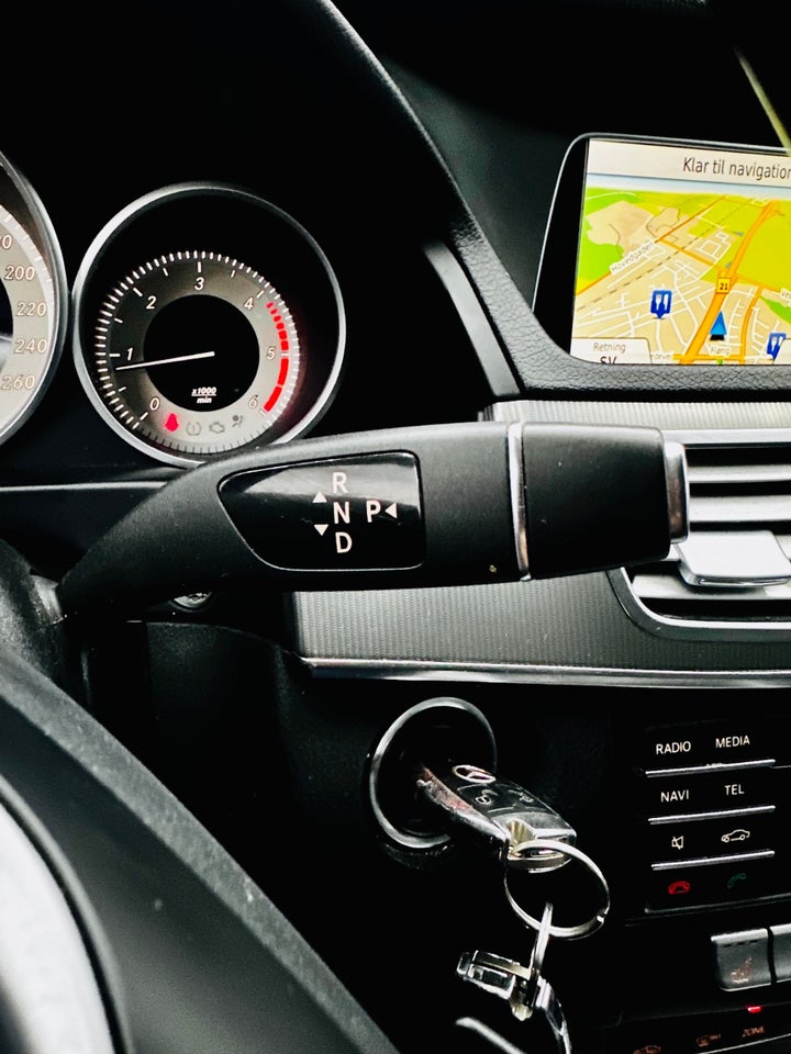 Mercedes E220 2,2 BlueTEC Avantgarde stc. 5d