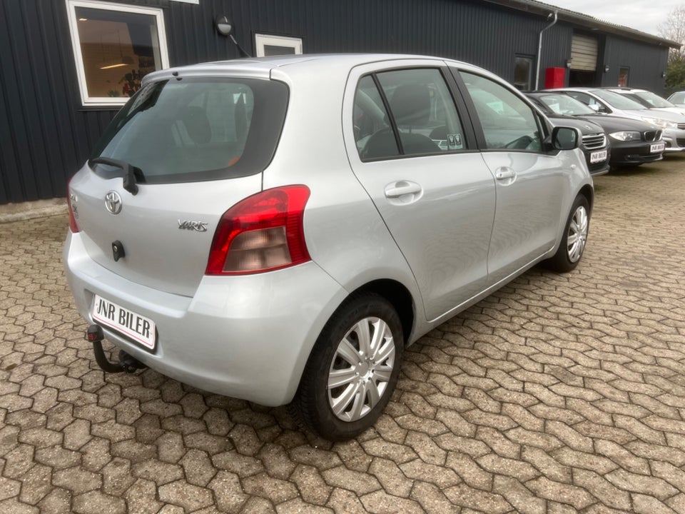 Toyota Yaris 1,3 Sol 5d