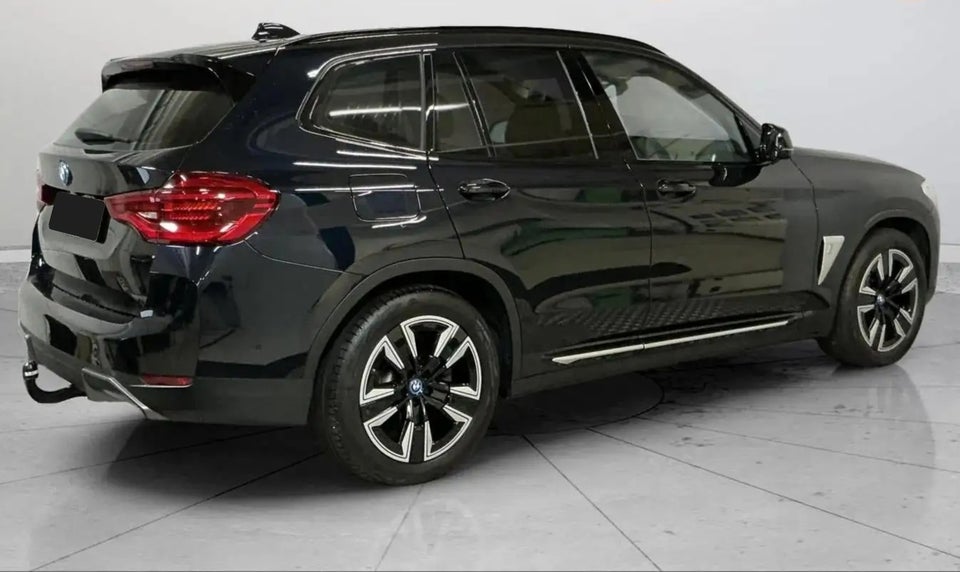 BMW iX3 Charged 5d