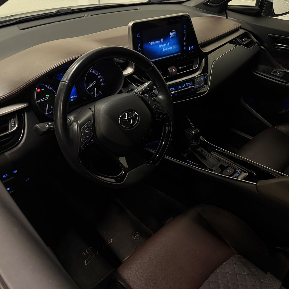 Toyota C-HR 1,8 Hybrid C-HIC CVT 5d