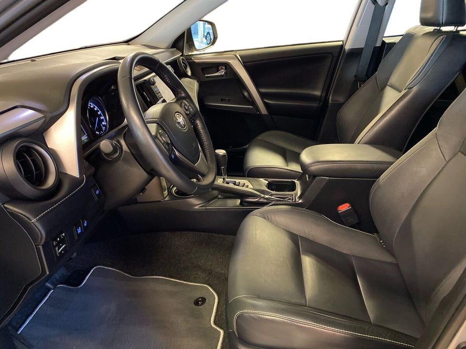 Toyota RAV4 2,5 Hybrid H3 Selected MDS 5d