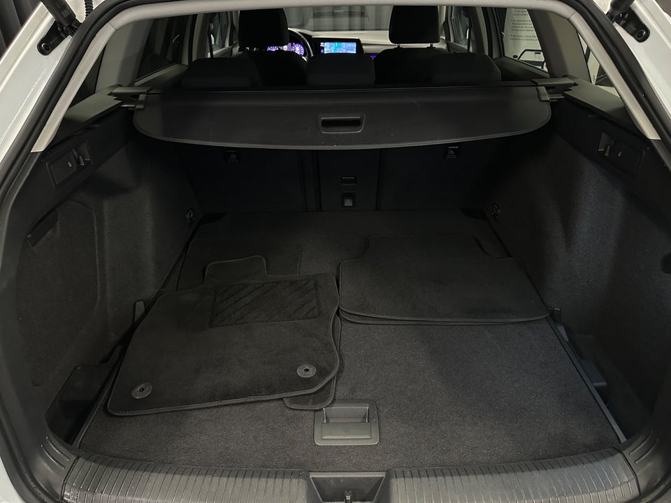 VW Golf VIII 1,5 eTSi 130 Life Variant DSG 5d