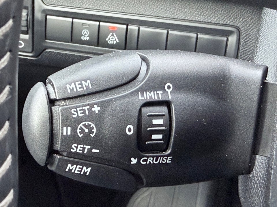 Peugeot 308 1,5 BlueHDi 130 Prestige 5d