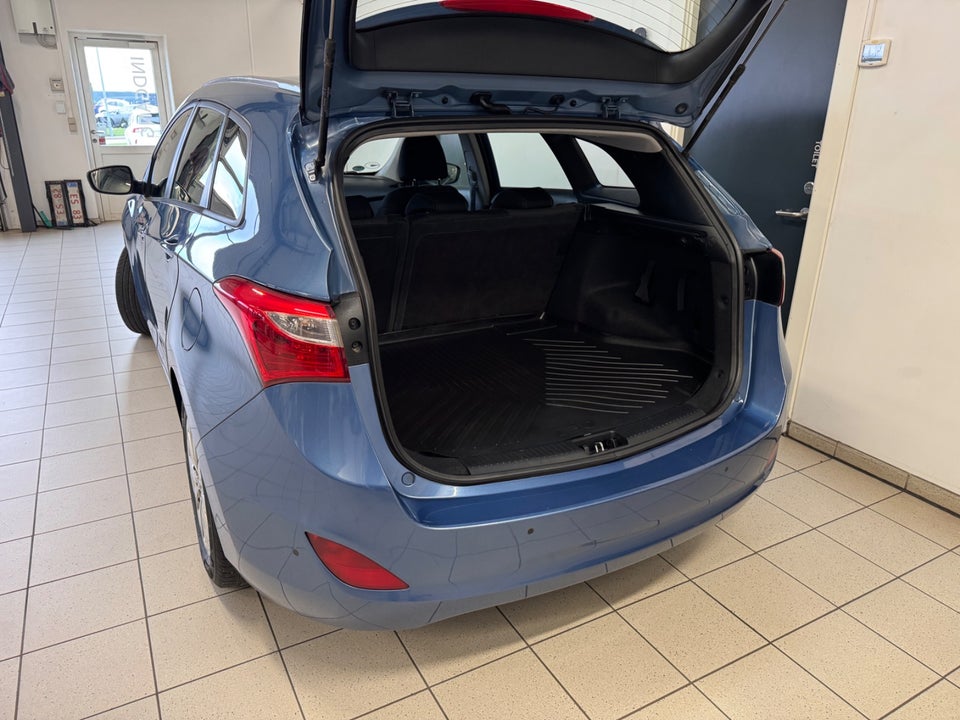 Hyundai i30 1,6 CRDi 110 Active CW 5d