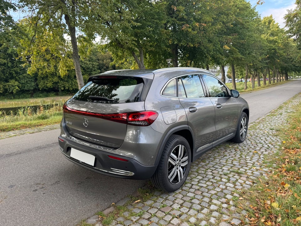 Mercedes EQA250 5d