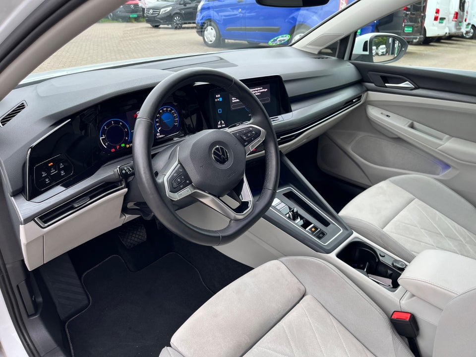 VW Golf VIII 2,0 TDi 150 Style DSG Van 5d