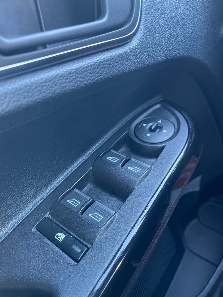 Ford B-MAX 1,0 SCTi 100 Titanium 5d