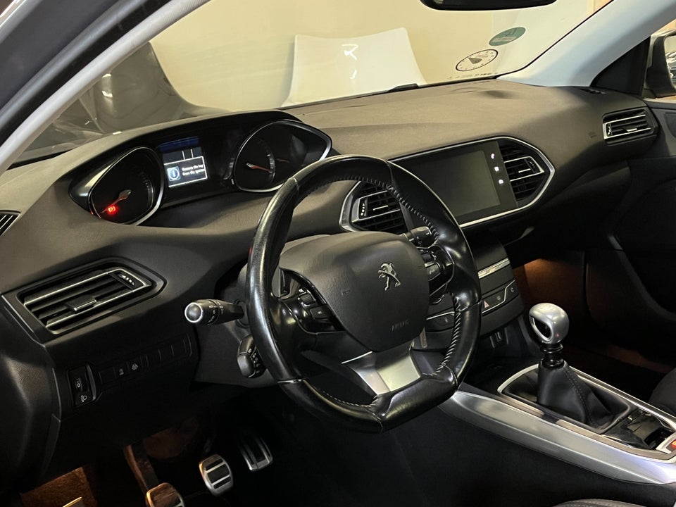 Peugeot 308 1,6 BlueHDi 120 Allure Sky SW 5d