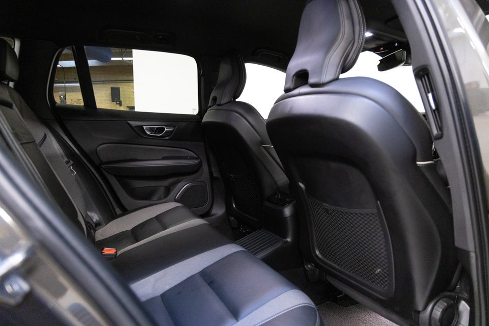 Volvo V60 2,0 T6 ReCharge R-Design aut. AWD 5d