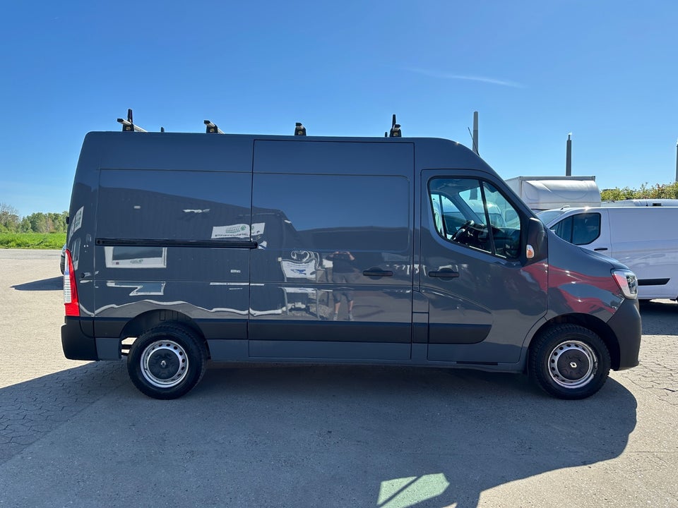 Renault Master IV T35 2,3 dCi 150 L2H2 Kassevogn